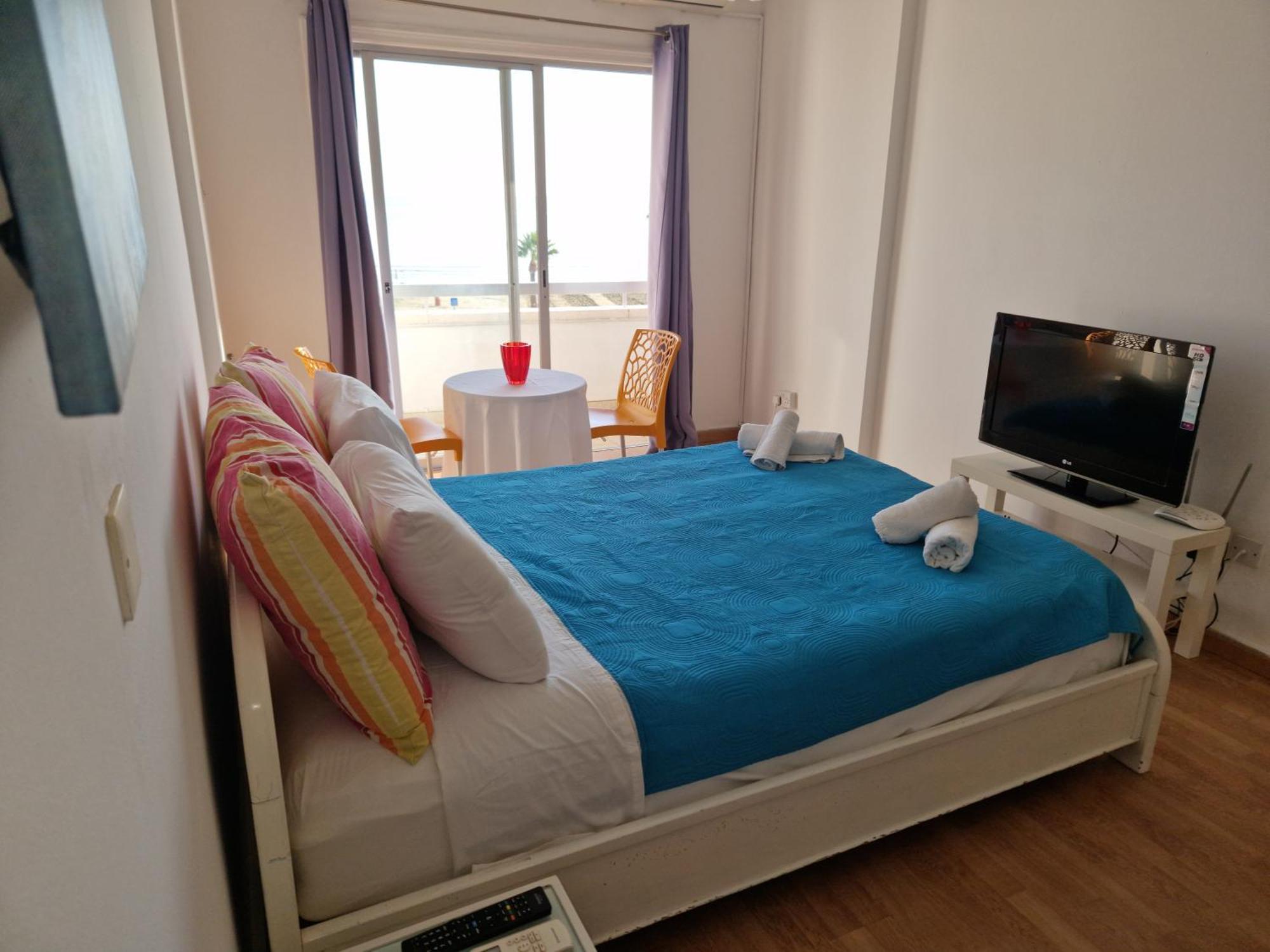 Kolonaki Seaview Apartments Lárnaca Habitación foto