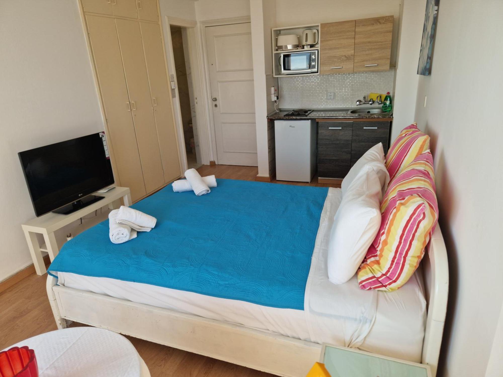 Kolonaki Seaview Apartments Lárnaca Habitación foto